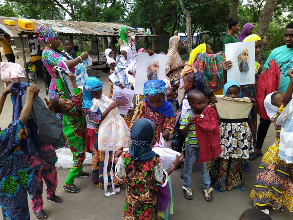 Les disciples karkaris ghanéens font la joie des orphelins du village Dave