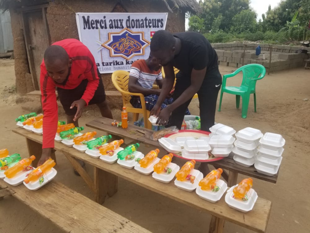 Les disciples karkaris togolais organisent un repas festif pour 200 orphelins