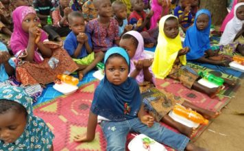 Les disciples karkaris togolais organisent un repas festif pour 200 orphelins
